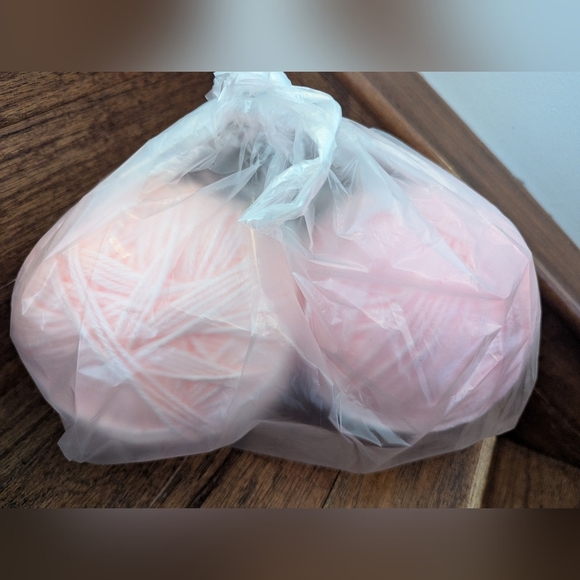 Yarn 2 balls pink and peach Large balls 378g total - Picture 4 of 6